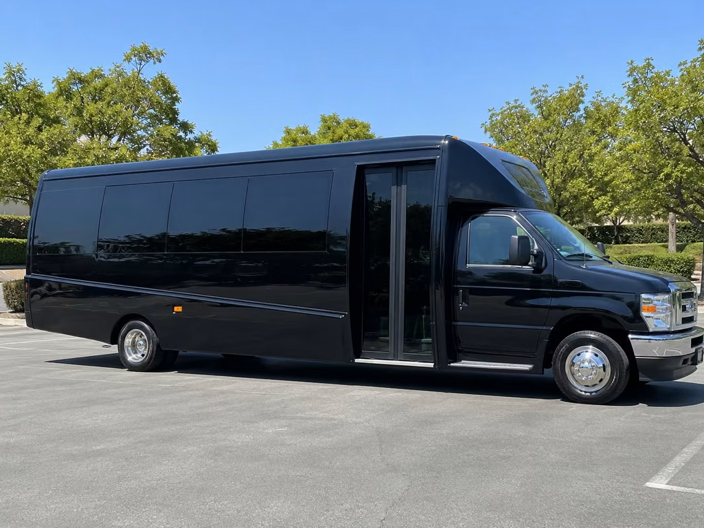 15 passenger minibus