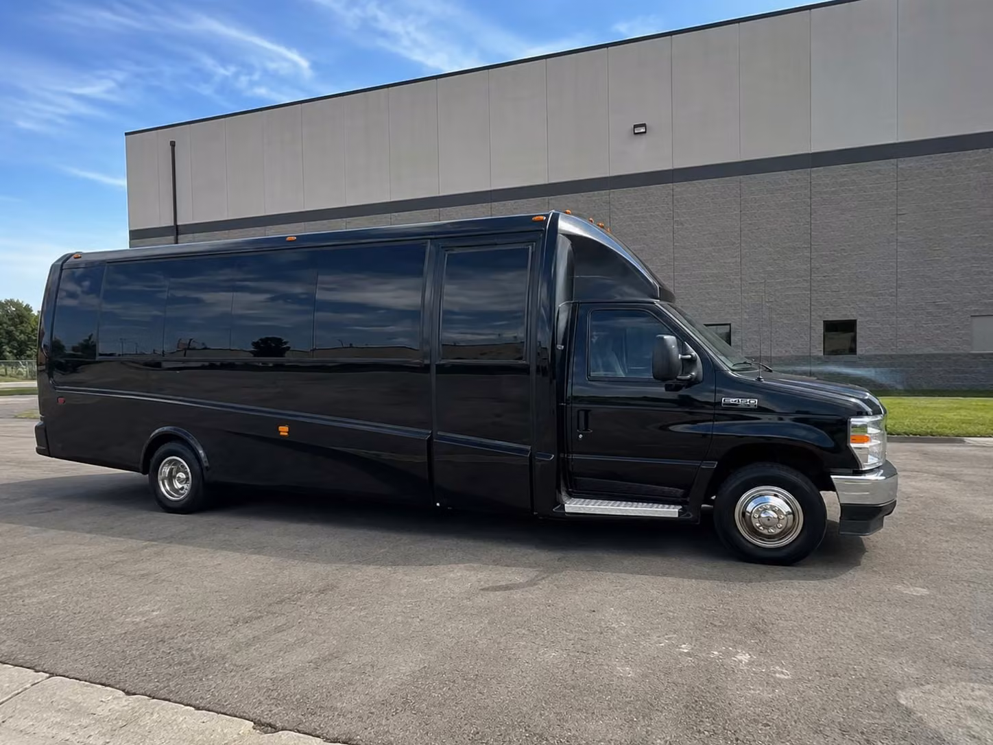 minibus rentals for bridal party transportation in west jordan